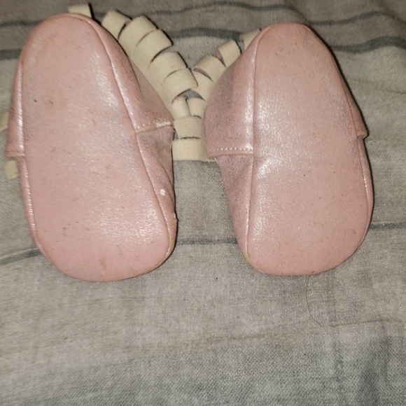 Baby moccasins - Picture 2 of 3